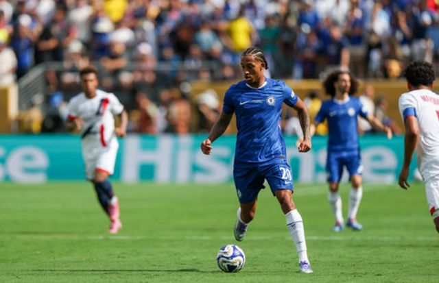 輸球又輸人！巴黎0-3慘敗，主教練掌摑切爾西神鋒引發(fā)大規(guī)模沖突